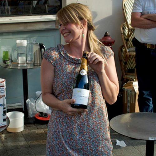 ماری هاگمایستر نفر اول مسابقات ایروپرس 2010 به همراه رسپی دم آوری